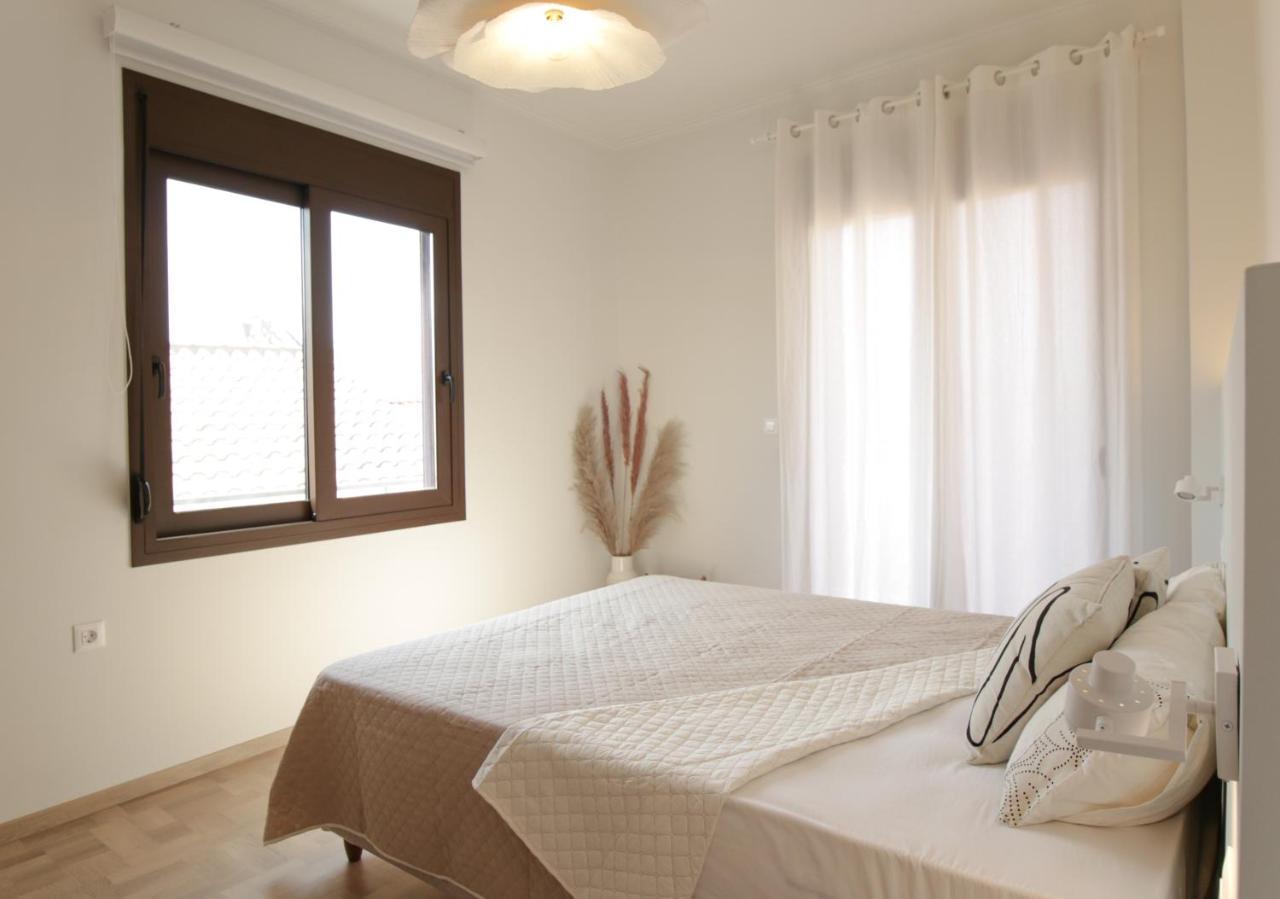 Onos - 2 Bedroom 2 Bathroom Penthouse With Terrace In Old Town Kalamata Dış mekan fotoğraf