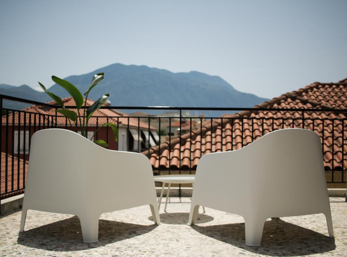 Onos - 2 Bedroom 2 Bathroom Penthouse With Terrace In Old Town Kalamata Dış mekan fotoğraf